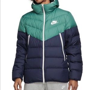 Nike Windrunner Colorblocked Puffer Jacket NWOT